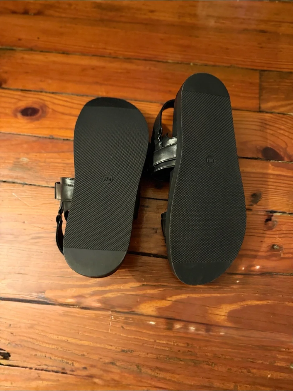 Cushionaire Eden Sandals Velcro Straps Size 10 NWT